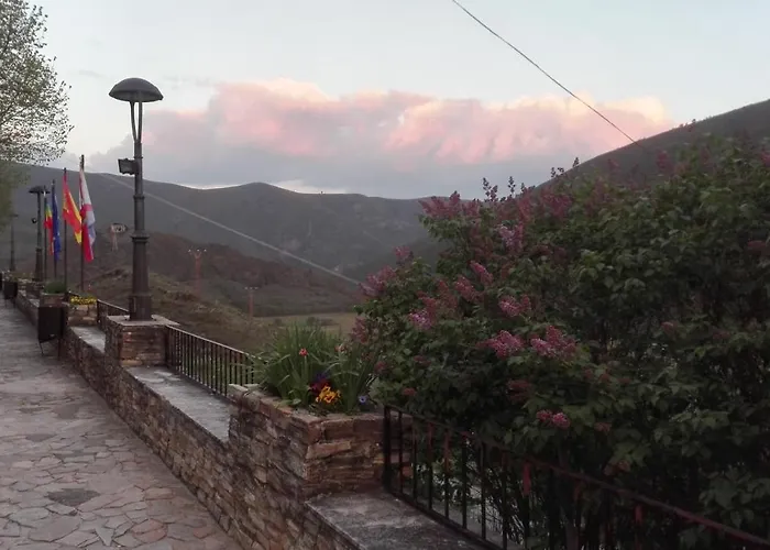 Valle De Fornela 호스텔 Peranzanes